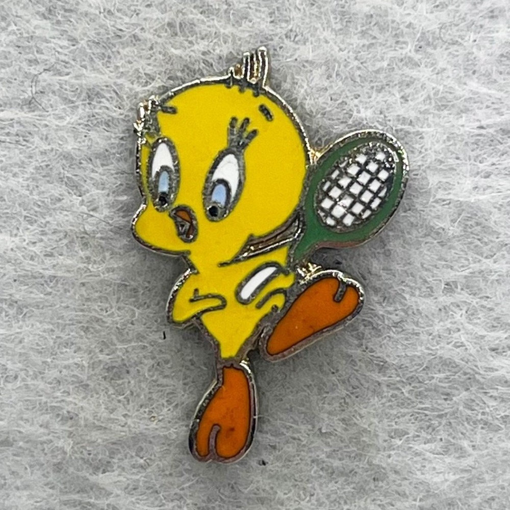 🔮 5/$25 Vintage Warner Brothers Looney Tunes Tweety Bird Tennis Racket Pin